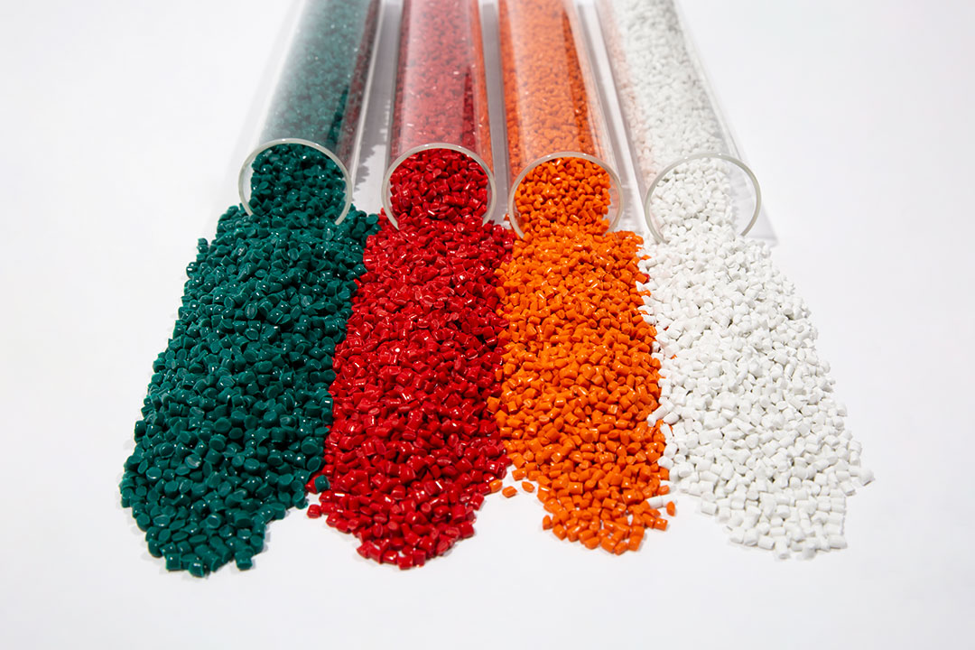 FEP與PVDF特性差異有多大？這篇幫你分清“氟材兩兄弟”！